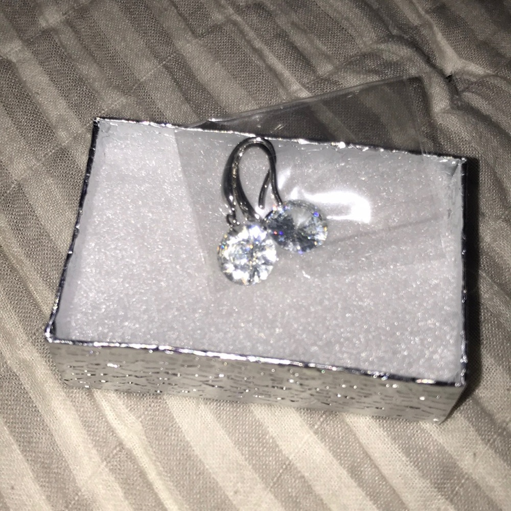 Dangly sparkly earings
